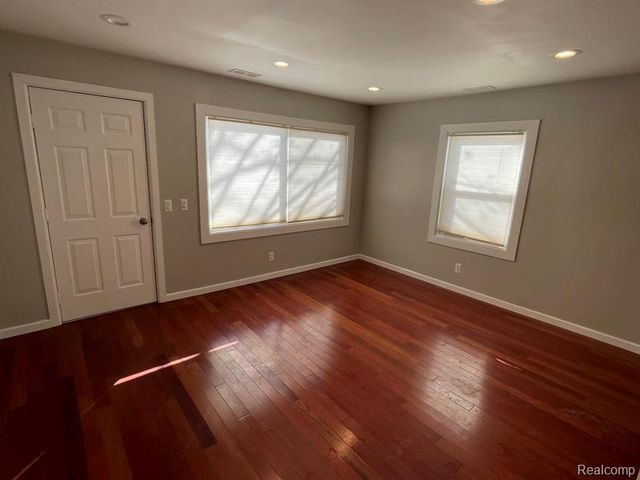 1240 Wagner Avenue, Bloomfield Hills, MI 48302