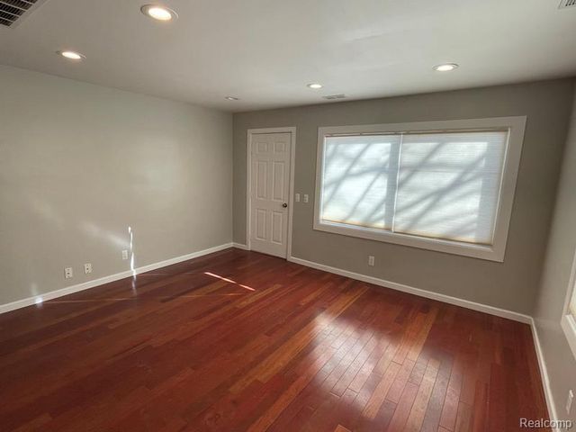 1240 Wagner Avenue, Bloomfield Hills, MI 48302