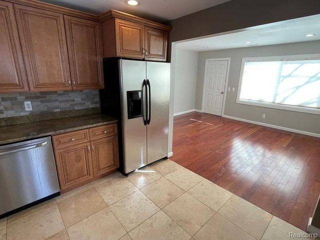 1240 Wagner Avenue, Bloomfield Hills, MI 48302