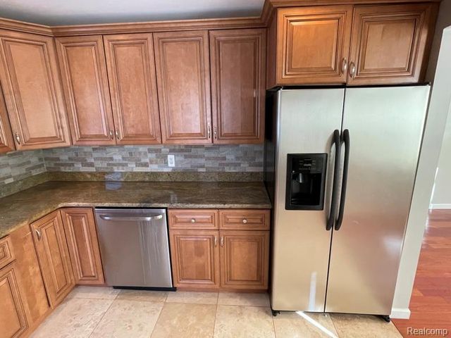 1240 Wagner Avenue, Bloomfield Hills, MI 48302