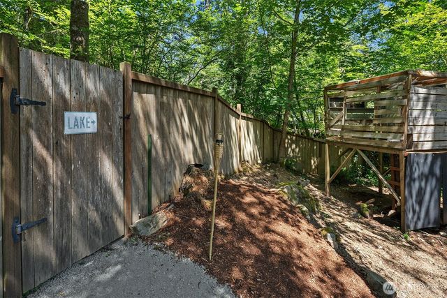 42300 SE 168th Court, North Bend, WA 98045