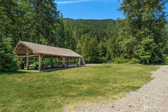 42300 SE 168th Court, North Bend, WA 98045