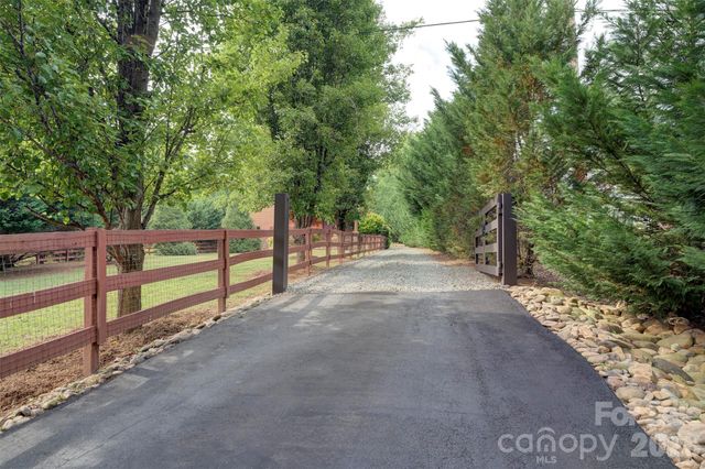 15425 E Rocky River Road, Davidson, NC 28036