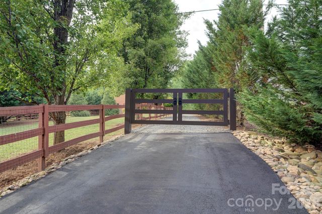 15425 E Rocky River Road, Davidson, NC 28036