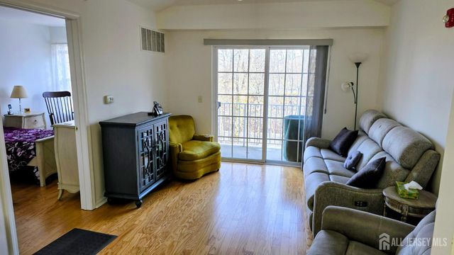 205 Liddle Avenue, Edison, NJ 08837