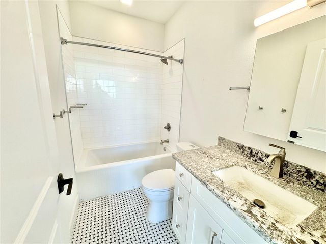 2102 Mechanic Street 102, Galveston, TX 77550