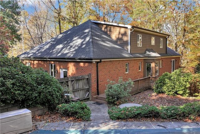 4570 Deep Creek Drive, Sugar Hill, GA 30518