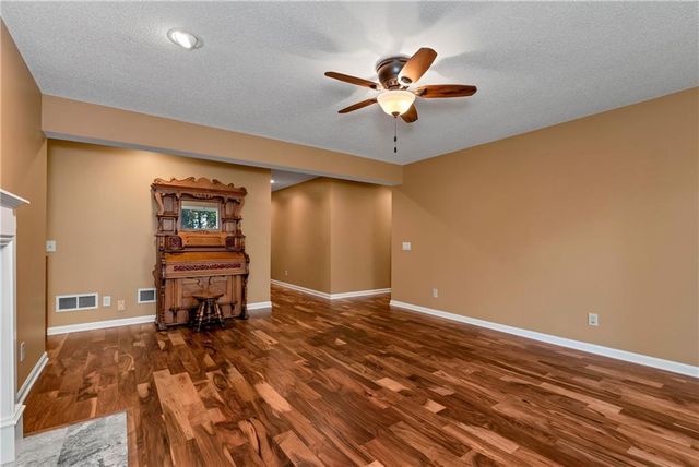 4570 Deep Creek Drive, Sugar Hill, GA 30518