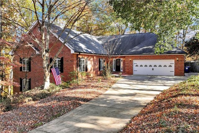 4570 Deep Creek Drive, Sugar Hill, GA 30518