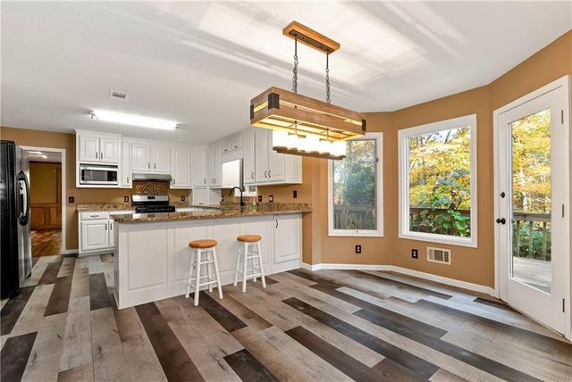 4570 Deep Creek Drive, Sugar Hill, GA 30518