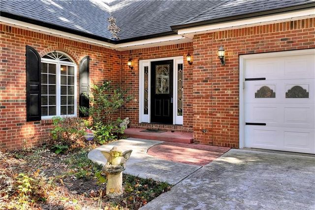 4570 Deep Creek Drive, Sugar Hill, GA 30518