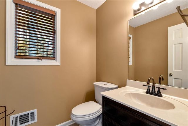 4570 Deep Creek Drive, Sugar Hill, GA 30518