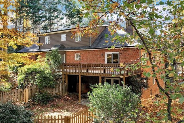 4570 Deep Creek Drive, Sugar Hill, GA 30518