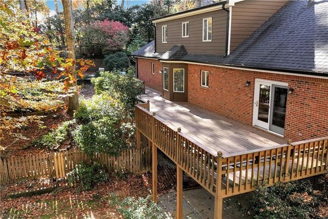 4570 Deep Creek Drive, Sugar Hill, GA 30518