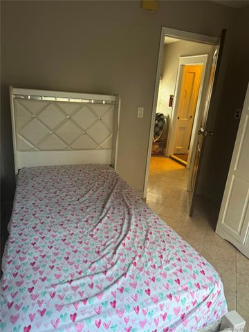 127 Amherst Road, Valley Stream, NY 11581
