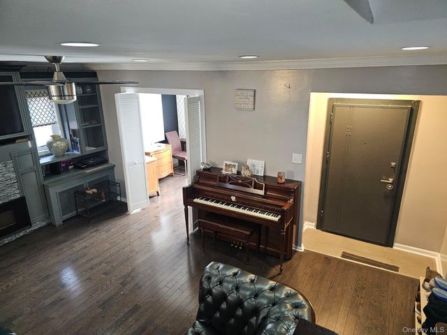 127 Amherst Road, Valley Stream, NY 11581