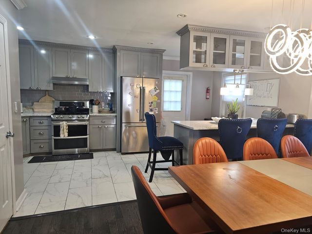127 Amherst Road, Valley Stream, NY 11581