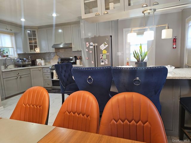 127 Amherst Road, Valley Stream, NY 11581