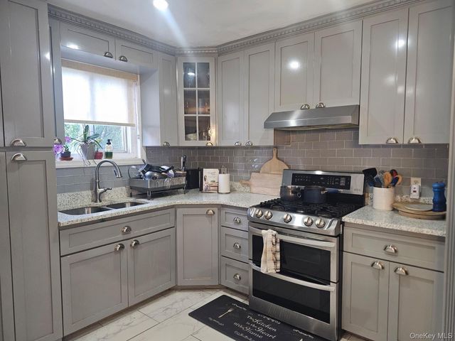127 Amherst Road, Valley Stream, NY 11581