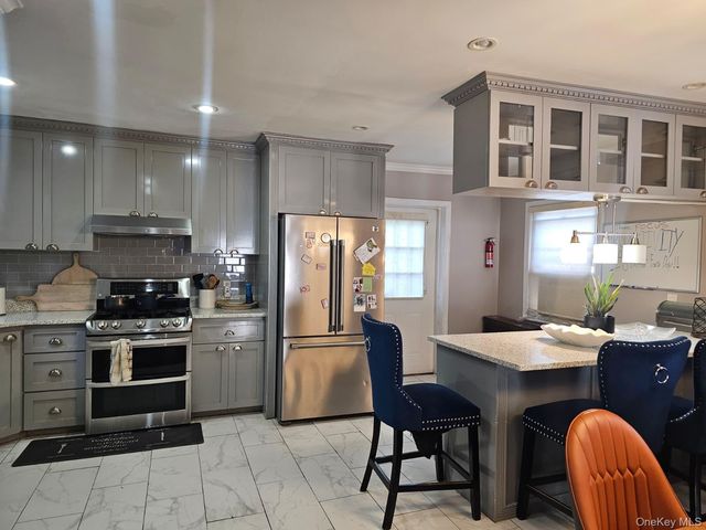 127 Amherst Road, Valley Stream, NY 11581