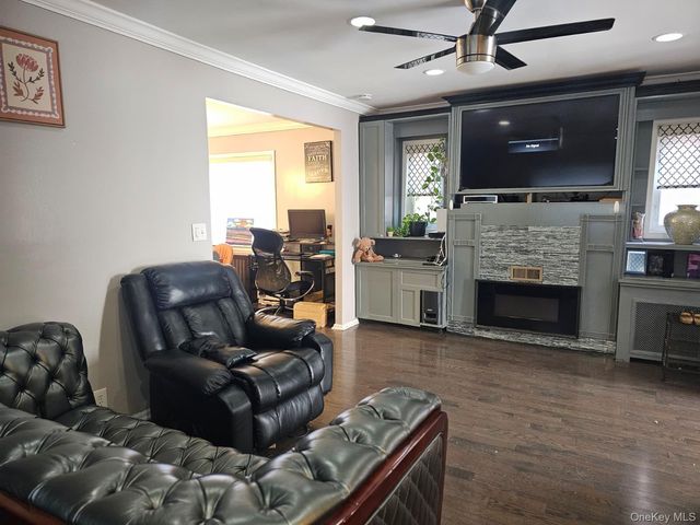 127 Amherst Road, Valley Stream, NY 11581