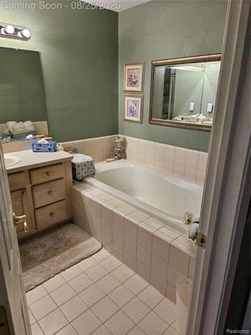 20578 Hillsboro Drive, Macomb Township, MI 48044