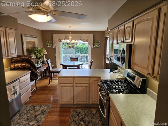 20578 Hillsboro Drive, Macomb Township, MI 48044