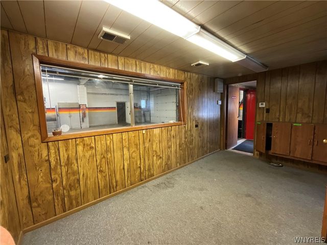 2085 Clinton Street, West Seneca, NY 14206