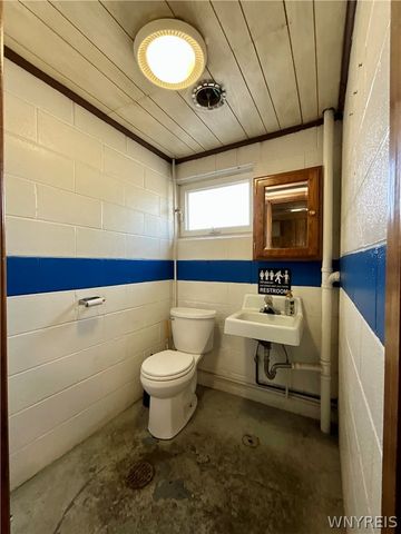 2085 Clinton Street, West Seneca, NY 14206