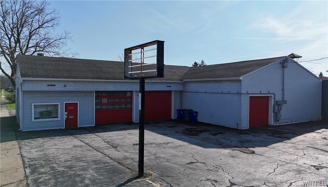 2085 Clinton Street, West Seneca, NY 14206