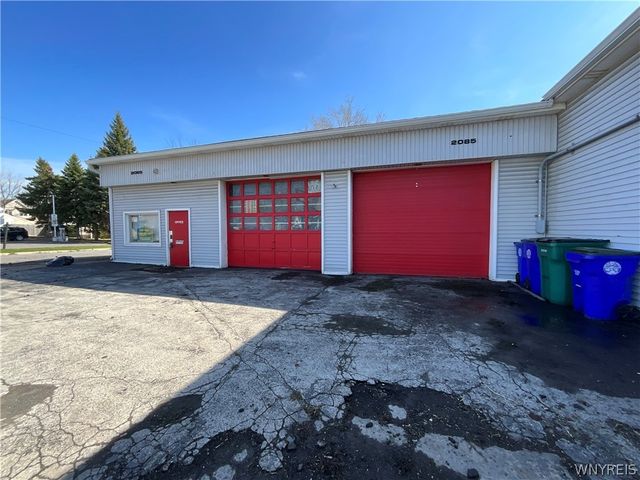 2085 Clinton Street, West Seneca, NY 14206