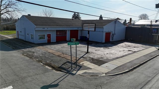 2085 Clinton Street, West Seneca, NY 14206