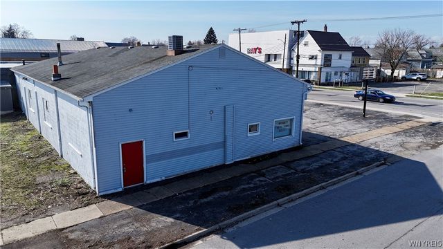 2085 Clinton Street, West Seneca, NY 14206