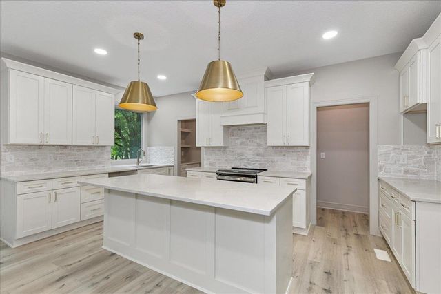 2610 N Wilderness Circle, Wichita, KS 67226