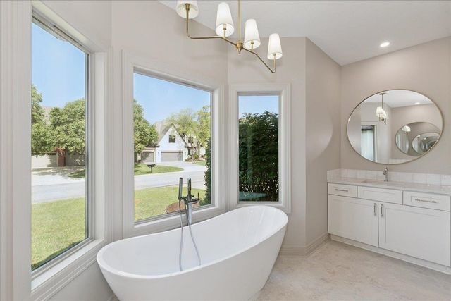 2610 N Wilderness Circle, Wichita, KS 67226