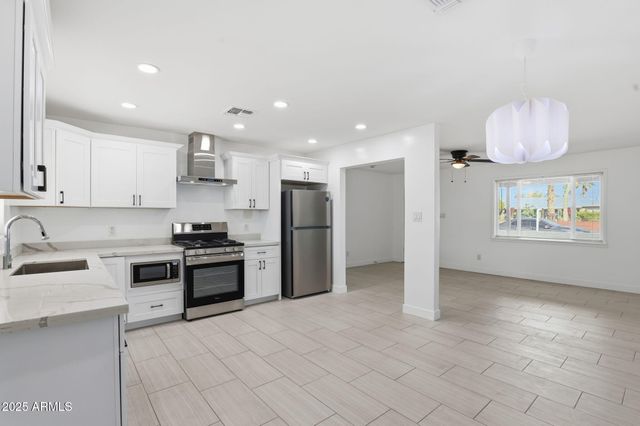 1915 W MISSOURI Avenue, Phoenix, AZ 85015