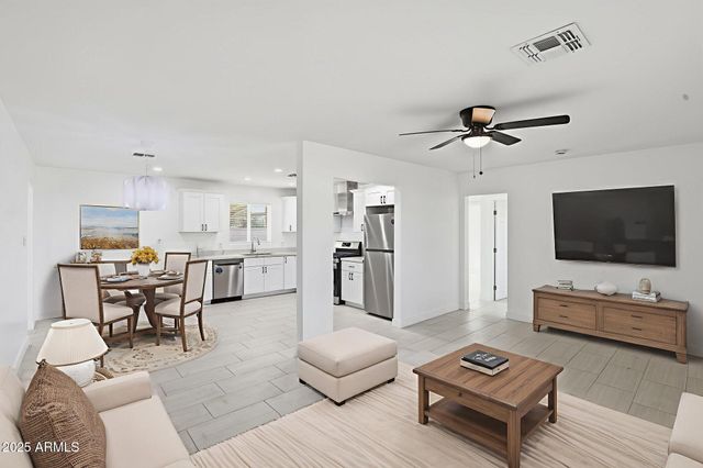 1915 W MISSOURI Avenue, Phoenix, AZ 85015