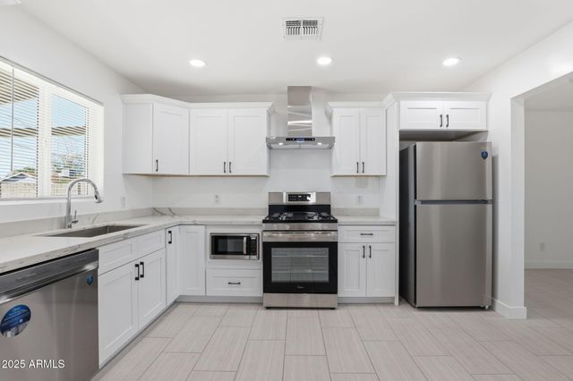 1915 W MISSOURI Avenue, Phoenix, AZ 85015