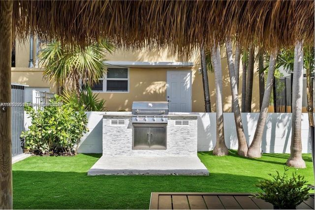 813 W 39th St 1, Miami Beach, FL 33140