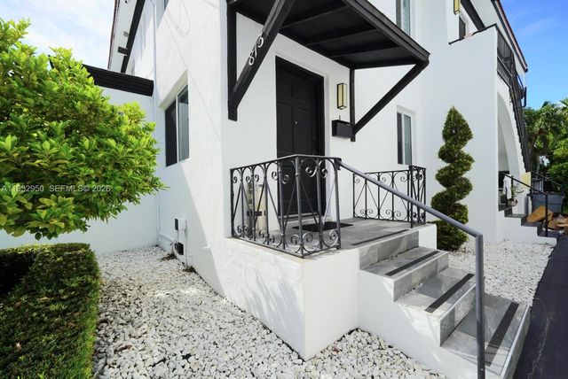 813 W 39th St 1, Miami Beach, FL 33140