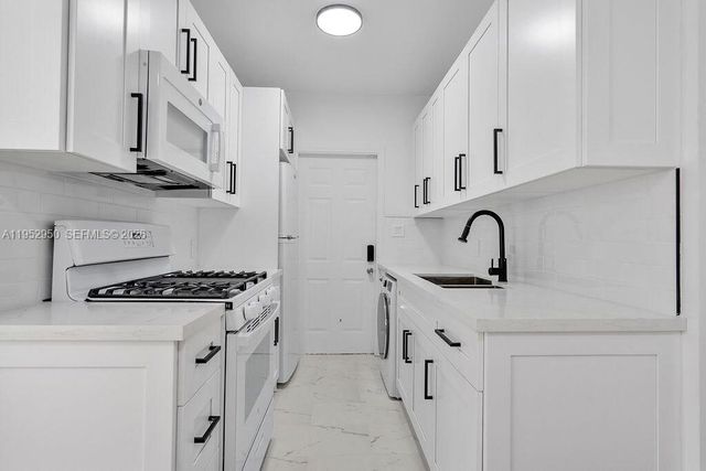 813 W 39th St 1, Miami Beach, FL 33140