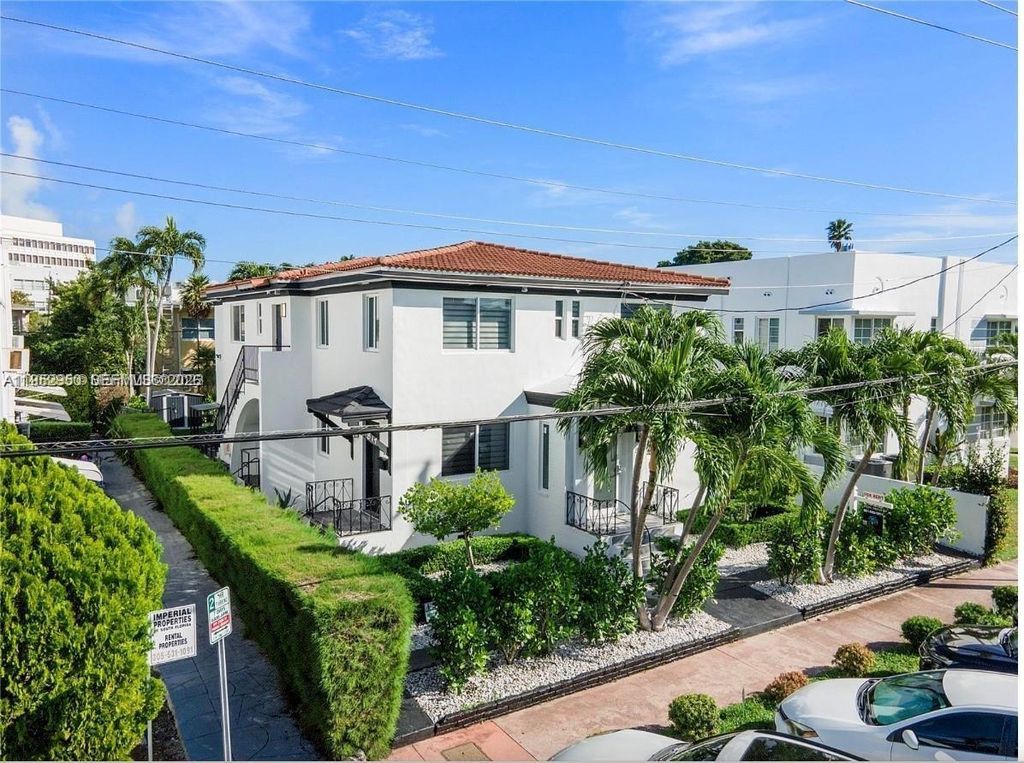 813 W 39th St 1, Miami Beach, FL 33140