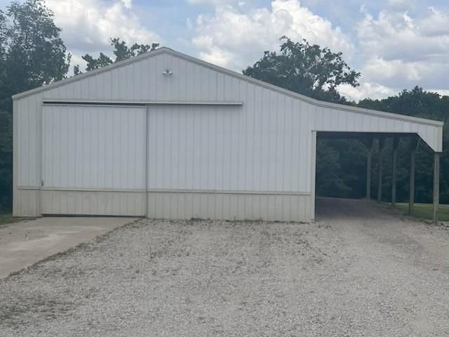 36202 E Truman Road, Oak Grove, MO 64075