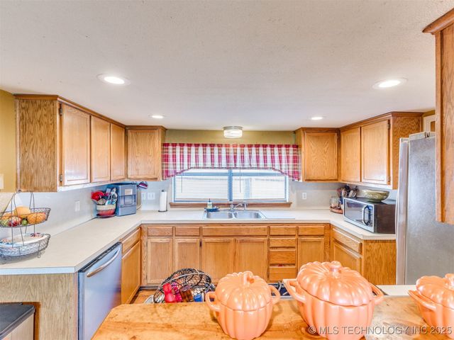 25888 E 191st Street S, Haskell, OK 74436