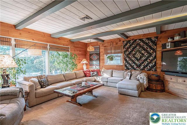 684 Pine Top Trail, Bethlehem City, PA 18017