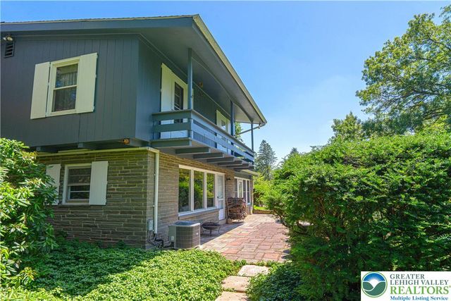 684 Pine Top Trail, Bethlehem City, PA 18017