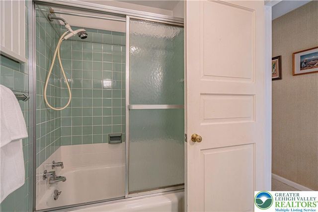 684 Pine Top Trail, Bethlehem City, PA 18017