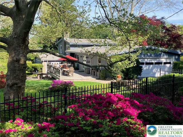 684 Pine Top Trail, Bethlehem City, PA 18017