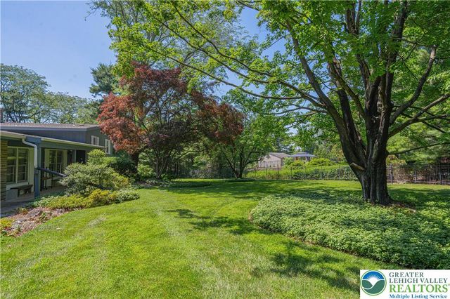 684 Pine Top Trail, Bethlehem City, PA 18017