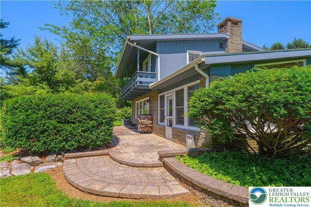 684 Pine Top Trail, Bethlehem City, PA 18017